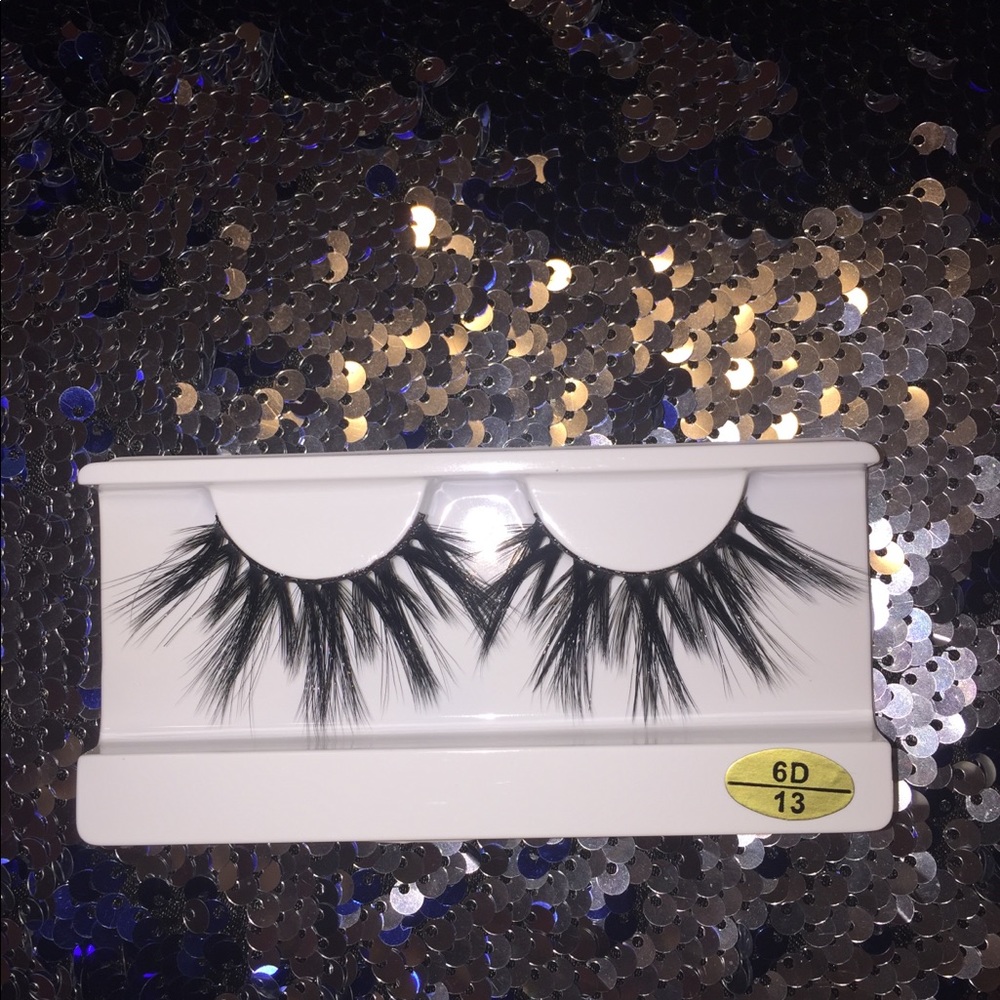 Lashes - Picture 4 of 10